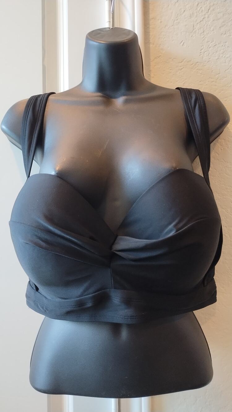 NWT California Sunshine Black twist- front molded cup bikini top size 2